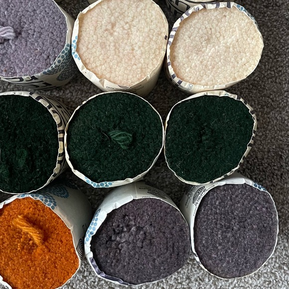 Lot Of 30 Readicut Latch & Hook Yarn 100% Wool - Picture 6 of 11